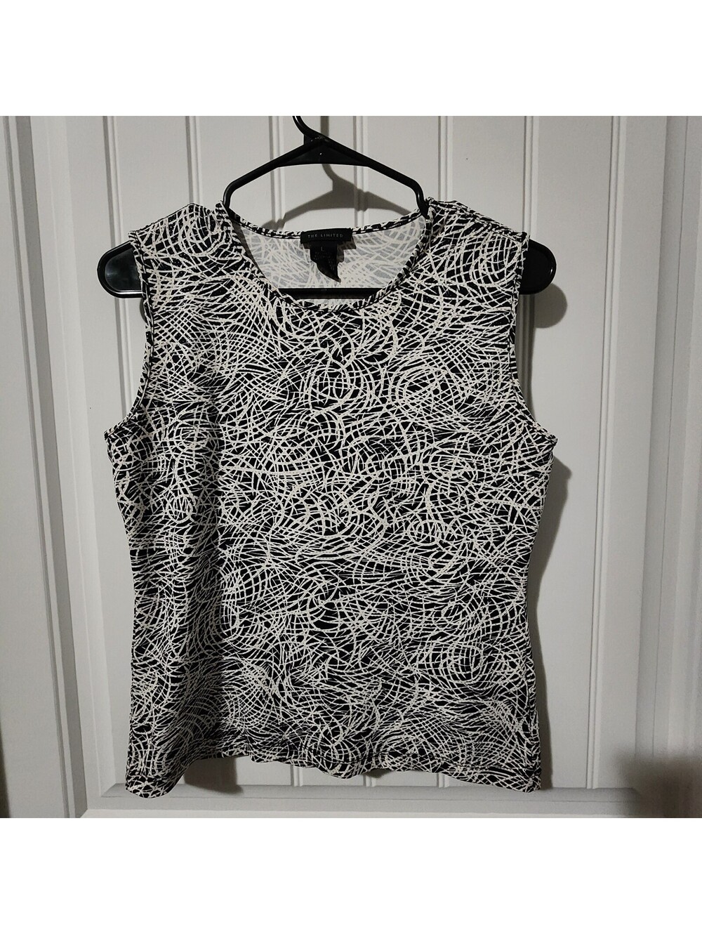 The Limited Women’s tank Top LARGE Black and White Swirl Pattern sleeveless
